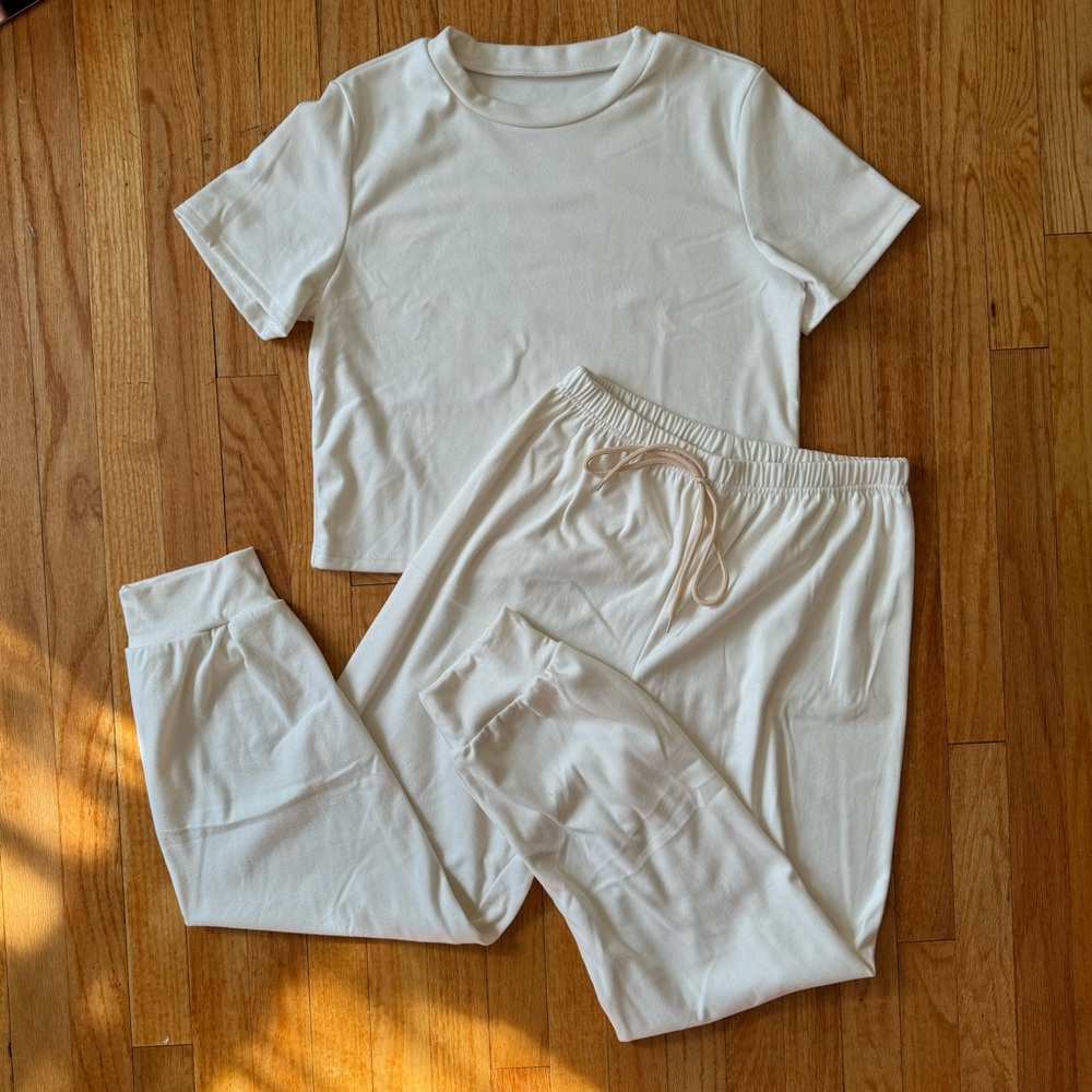 White Lounge Set
